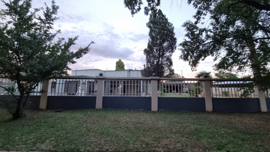 3 Bedroom Property for Sale in Potchefstroom South North West